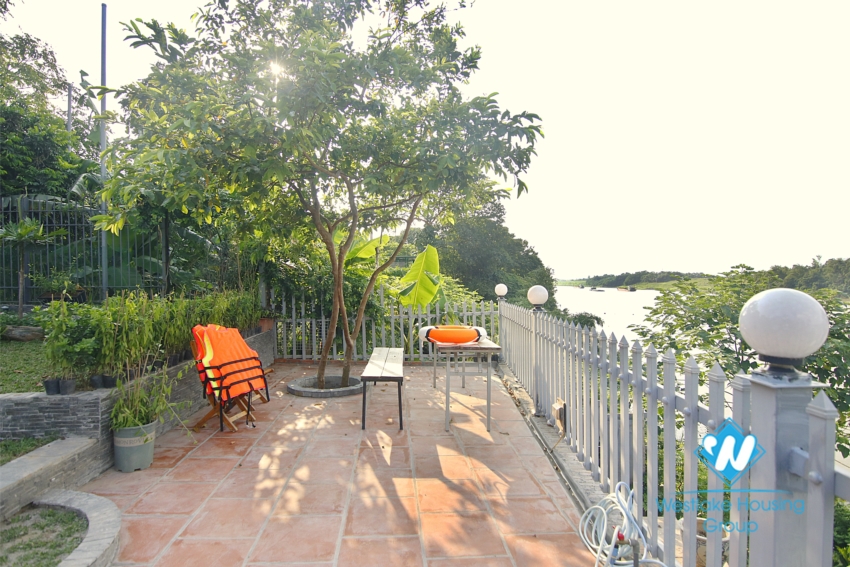 Riverside garden house for rent in Ngoc Thuy Long Bien